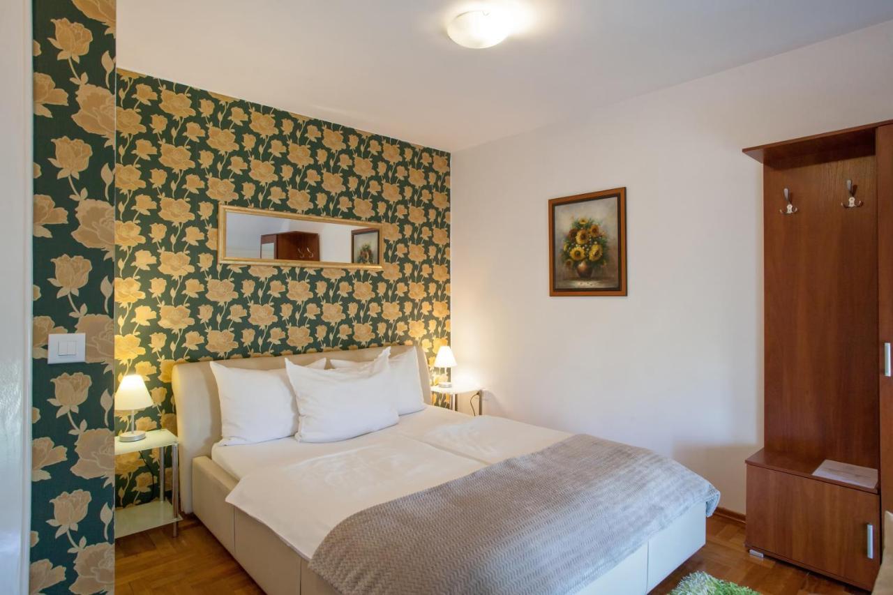 Vila Rosa Vukovar Bed & Breakfast Exterior foto
