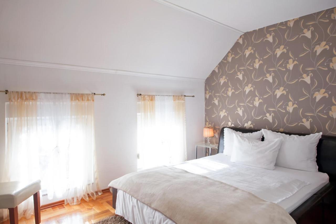 Vila Rosa Vukovar Bed & Breakfast Exterior foto
