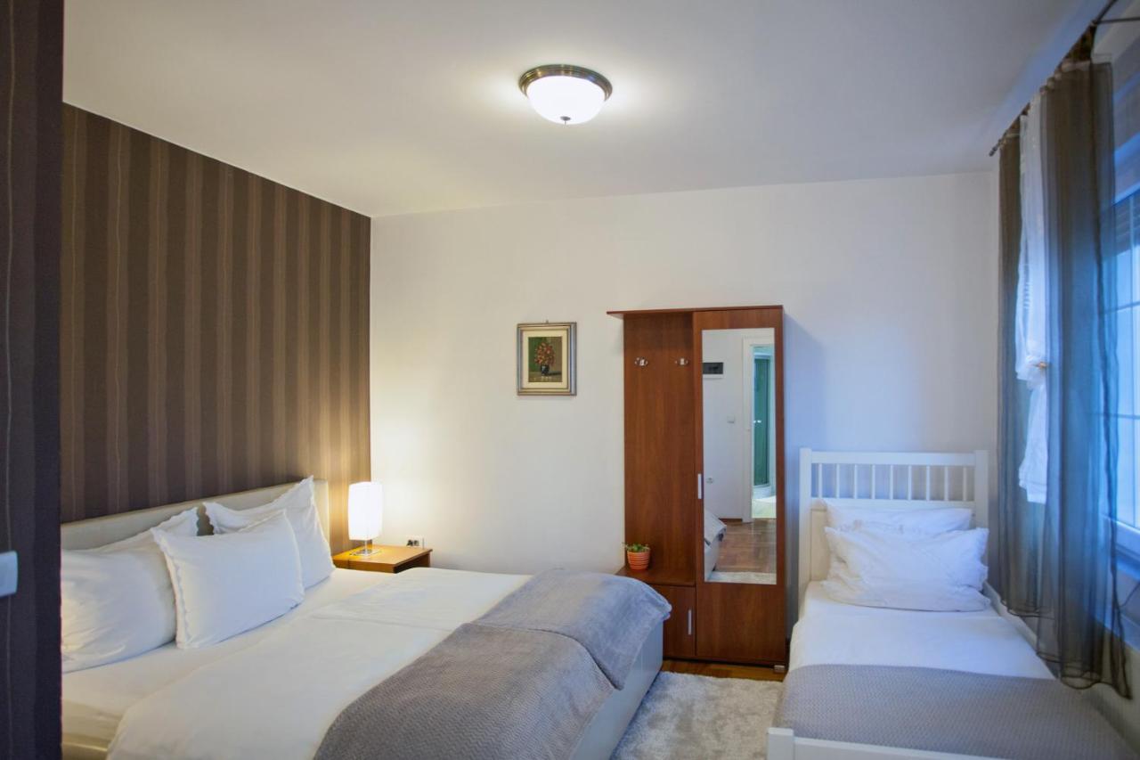 Vila Rosa Vukovar Bed & Breakfast Exterior foto